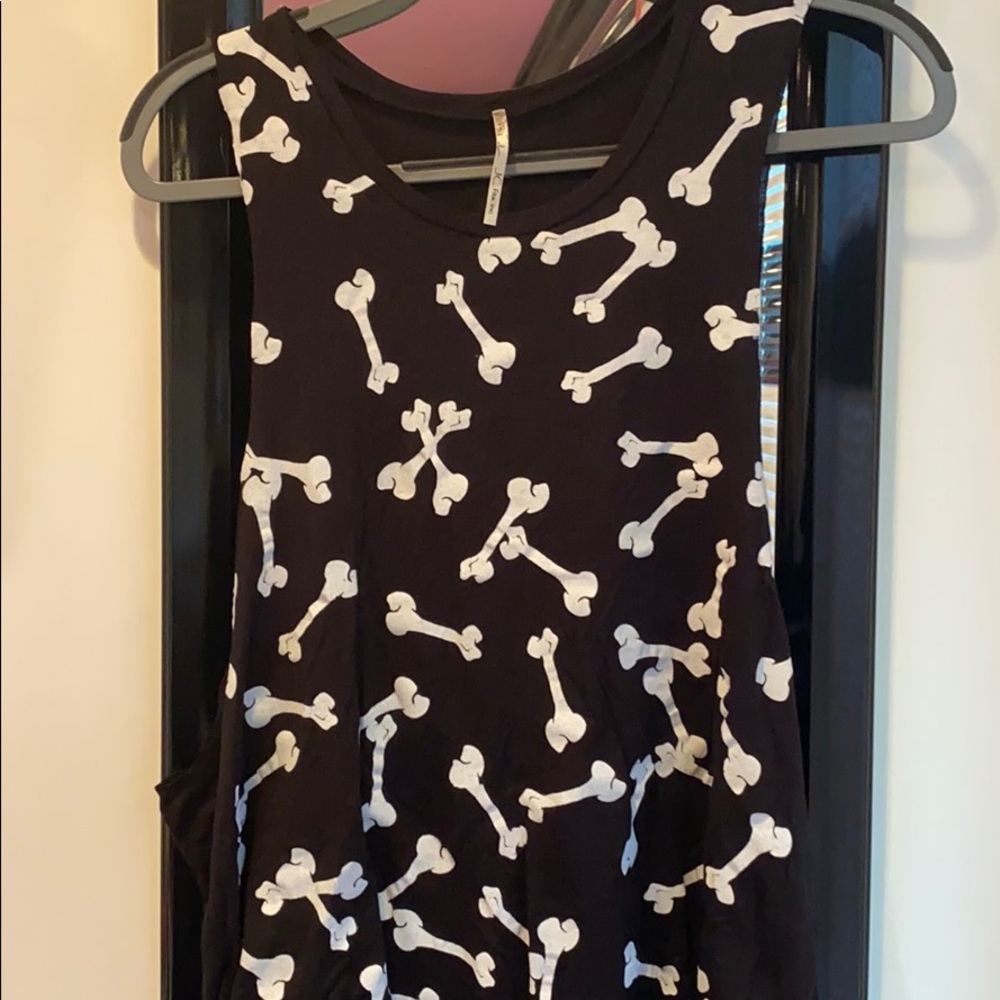 Dog bone muscle tee